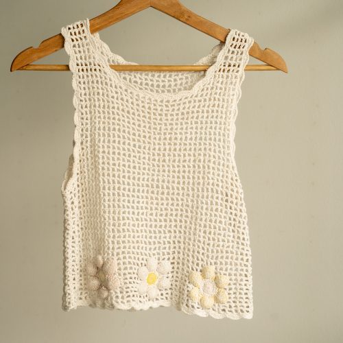 White crochet floral hem tank top.